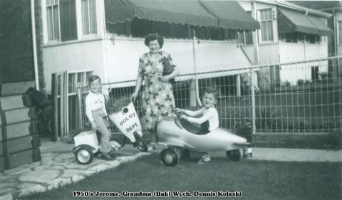 Kolaski kids with Grandma Wych